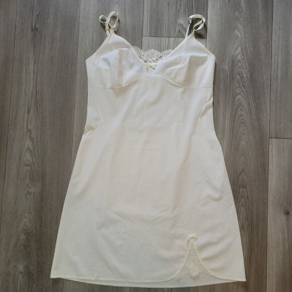 Vintage Warners White Slip Dress 36 W/ Lace Details & Adjustable Straps - Picture 2 of 11